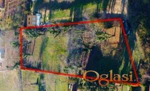 Plac u Sremsko Kamenici,1395m2